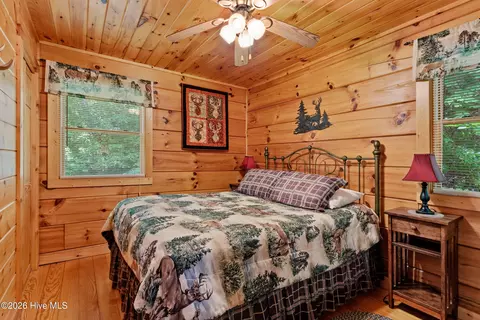 Bedroom - 383 Hy Cobb Dr, Murphy, NC 28906 photo 1 of 12