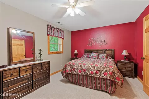 Bedroom - 383 Hy Cobb Dr, Murphy, NC 28906 photo 11 of 12