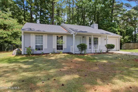 204 Rockledge Ct, Jacksonville, NC 28546