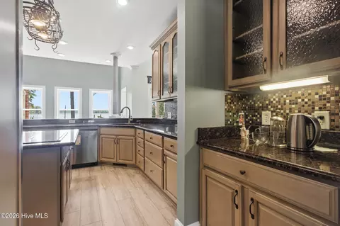 Kitchen - 516 Long Point Rd, Chocowinity, NC 27817 photo 4 of 4