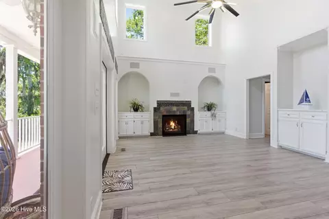 Living - 516 Long Point Rd, Chocowinity, NC 27817 photo 2 of 4