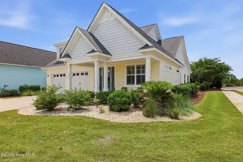 3215 Bay Winds Dr, Southport, NC 28461
