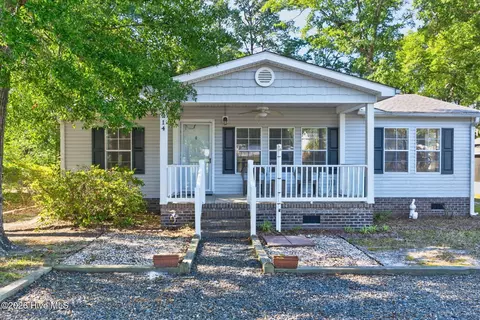214 Dogwood Dr, Sunset Beach, NC 28468