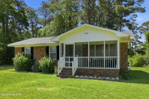 105 Straits Haven Rd, Beaufort, NC 28516