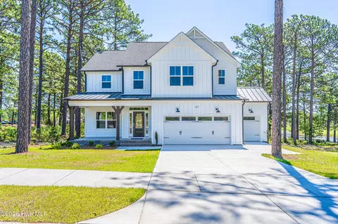 613 Watauga Ln, Aberdeen, NC 28315