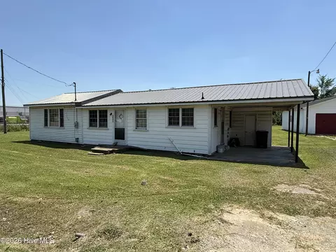 201 County Rd, Mount Olive, NC 28365