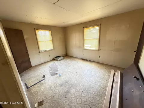 201 County Rd, Mount Olive, NC 28365 photo 2
