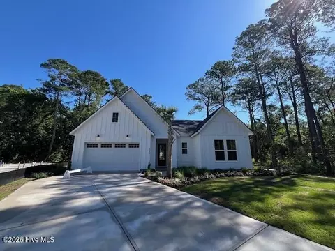 6082 Isla Mona Dr SW, Shallotte, NC 28470