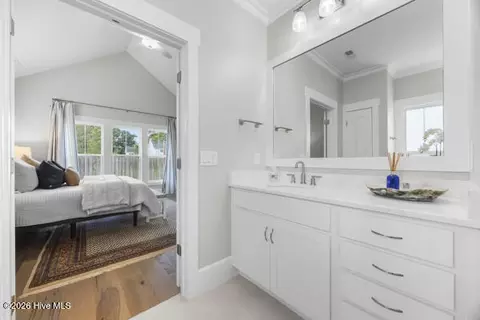 Bath - 170 Jackline Dr, Hampstead, NC 28443 photo 4 of 4