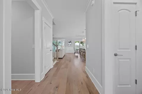 Entry Way - 170 Jackline Dr, Hampstead, NC 28443 photo 3 of 7