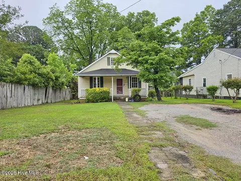 1011 E 6th St, Washington, NC 27889