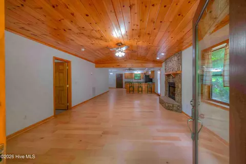 Living - 815 Rockridge Rd, Murphy, NC 28906 photo 1 of 5