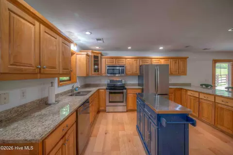 Kitchen - 815 Rockridge Rd, Murphy, NC 28906 photo 2 of 3