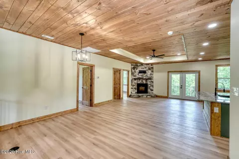 Living - 460 River Mountain Rd, Murphy, NC 28906 photo 3 of 4