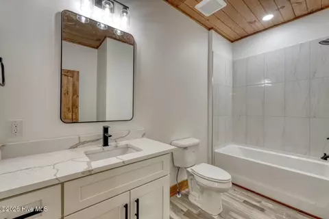 Bath - 460 River Mountain Rd, Murphy, NC 28906 photo 6 of 7