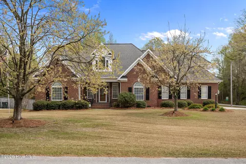 2094 Autumn Dr, Kinston, NC 28501