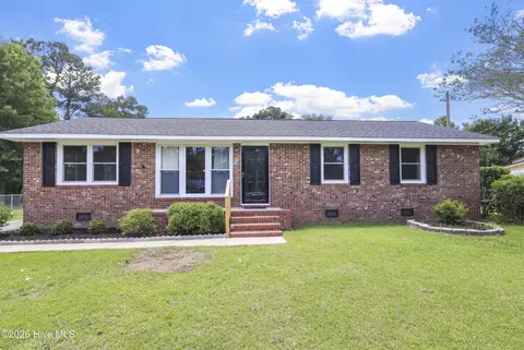 14 Delight Ct, Jacksonville, NC 28546