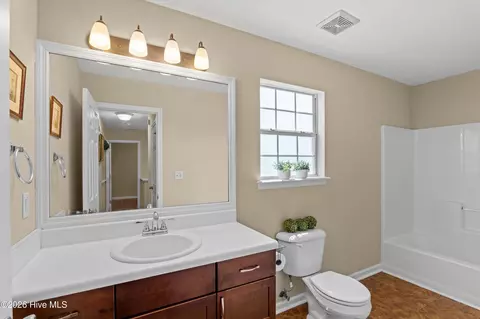 Bath - 5174 Saddle Cir, Evans, GA 30809 photo 5 of 6
