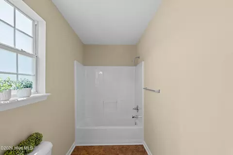 Bath - 5174 Saddle Cir, Evans, GA 30809 photo 6 of 6