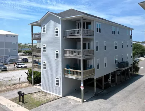 300 Carolina Beach Ave S #102, Carolina Beach, NC 28428
