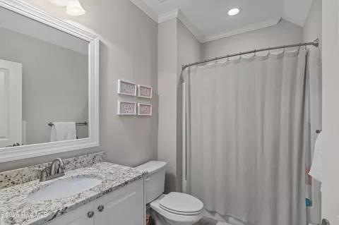 Bath - 205 Dixon Ct, Evans, GA 30809 photo 3 of 4