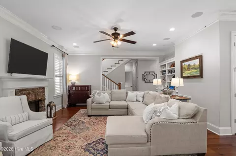 Living - 205 Dixon Ct, Evans, GA 30809 photo 2 of 2