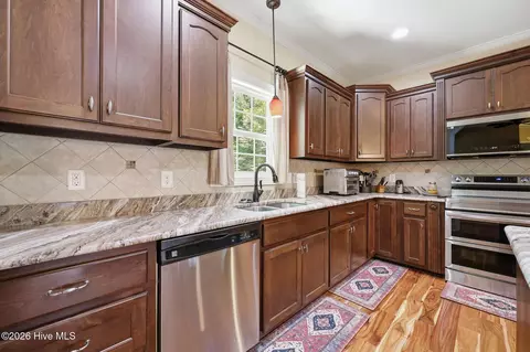 Kitchen - 585 Burning Tree Rd #10, Pinehurst, NC 28374 photo 7 of 7