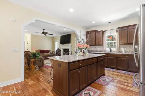 Kitchen - 585 Burning Tree Rd #10, Pinehurst, NC 28374 photo 6 of 7