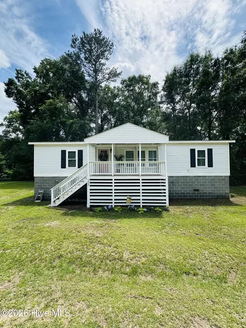138 Simmons St, Trenton, NC 28585