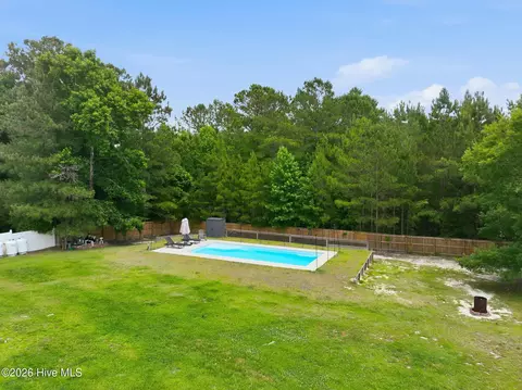 Exterior - 209 Middle Ridge Dr, Hubert, NC 28539 photo 8 of 18