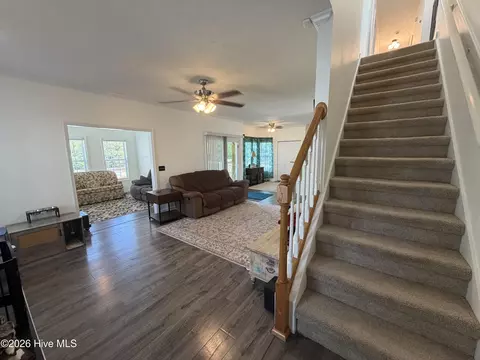 Entry Way - 209 Middle Ridge Dr, Hubert, NC 28539 photo 2 of 3