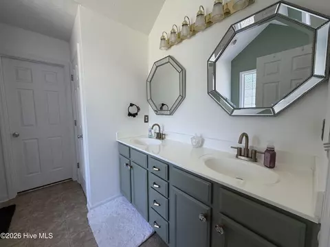 Bath - 209 Middle Ridge Dr, Hubert, NC 28539 photo 1 of 4