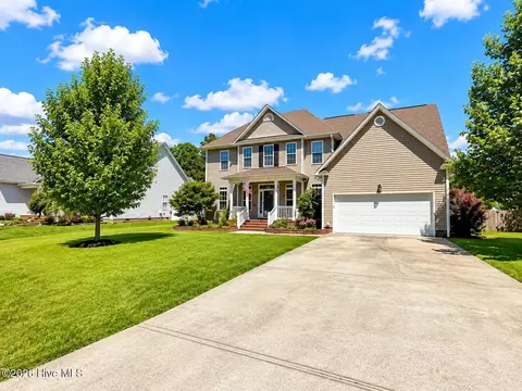 209 Middle Ridge Dr, Hubert, NC 28539