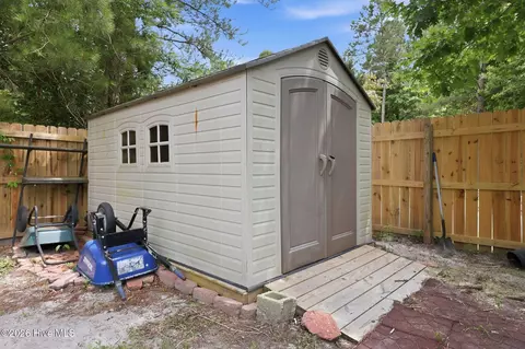 Exterior - 209 Middle Ridge Dr, Hubert, NC 28539 photo 7 of 18