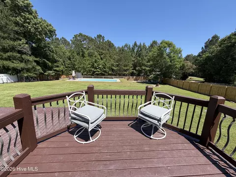 Exterior - 209 Middle Ridge Dr, Hubert, NC 28539 photo 4 of 7
