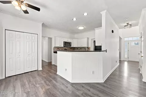 Entry Way - 209 Middle Ridge Dr, Hubert, NC 28539 photo 2 of 2