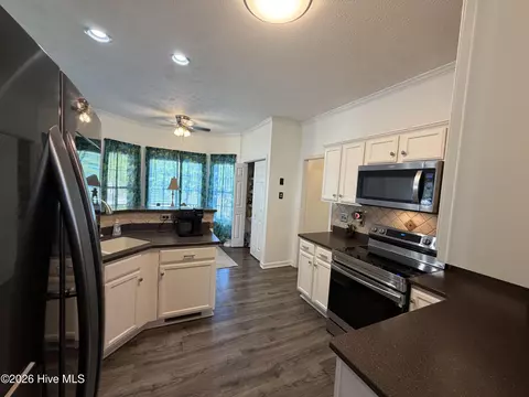 Kitchen - 209 Middle Ridge Dr, Hubert, NC 28539 photo 1 of 2