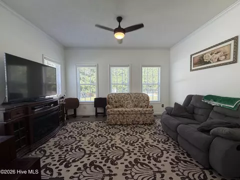 Living - 209 Middle Ridge Dr, Hubert, NC 28539 photo 4 of 4