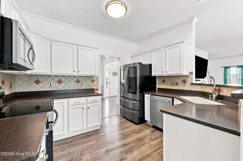 Kitchen - 209 Middle Ridge Dr, Hubert, NC 28539 photo 1 of 1