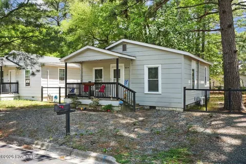 Exterior - 919 West St, Smithfield, NC 27577 photo 2 of 7