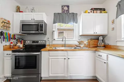 Kitchen - 919 West St, Smithfield, NC 27577 photo 1 of 6
