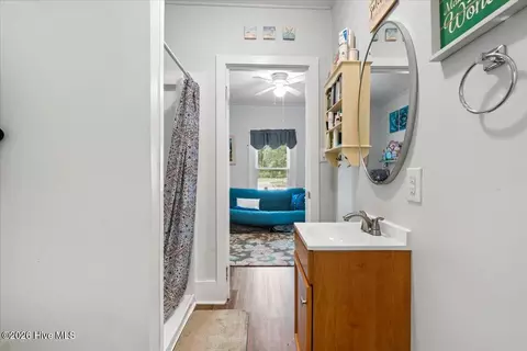 Bath - 919 West St, Smithfield, NC 27577 photo 2 of 2