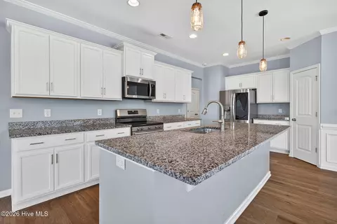 Kitchen - 52 Violetear Rdg, Hampstead, NC 28443 photo 1 of 4