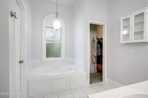 Bath - 1415 Andover Ct, Evans, GA 30809 photo 2 of 4