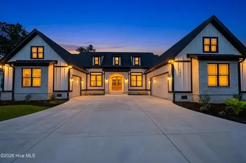 9421 Old Salem Way NW, Calabash, NC 28467