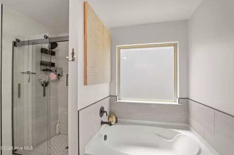 Bath - 136 Sims Ct, Augusta, GA 30909 photo 1 of 2