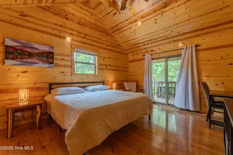 Bedroom - 122 Woodcrest Dr, Murphy, NC 28906 photo 4 of 6