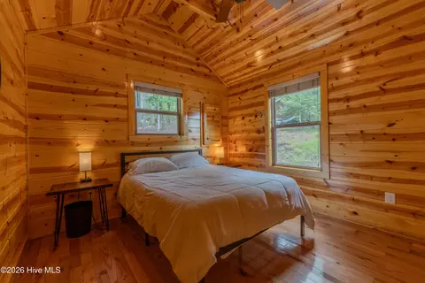 Bedroom - 122 Woodcrest Dr, Murphy, NC 28906 photo 2 of 6