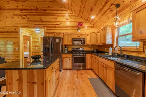 Kitchen - 122 Woodcrest Dr, Murphy, NC 28906 photo 3 of 3