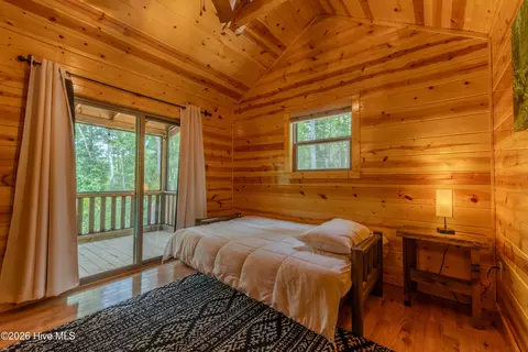 Bedroom - 122 Woodcrest Dr, Murphy, NC 28906 photo 1 of 6